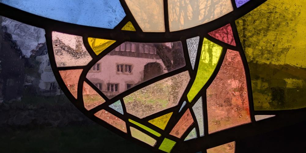 Vitrail de la chapelle du Peuchapatte